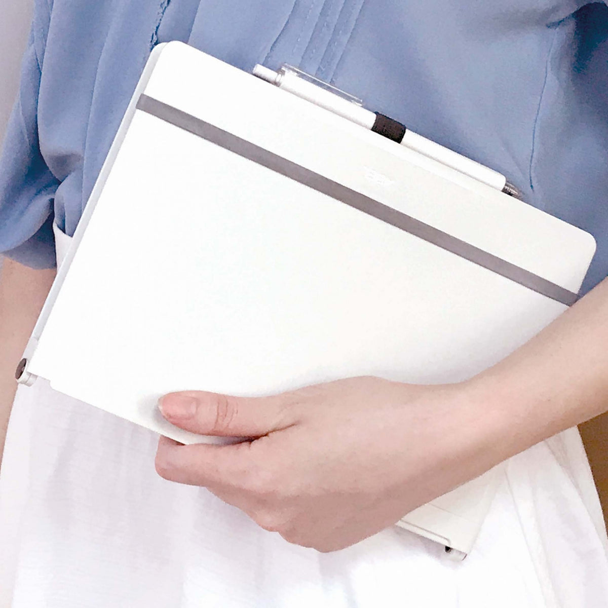 CLIPBOARD A4 PLEGABLE BLANCO - APLI